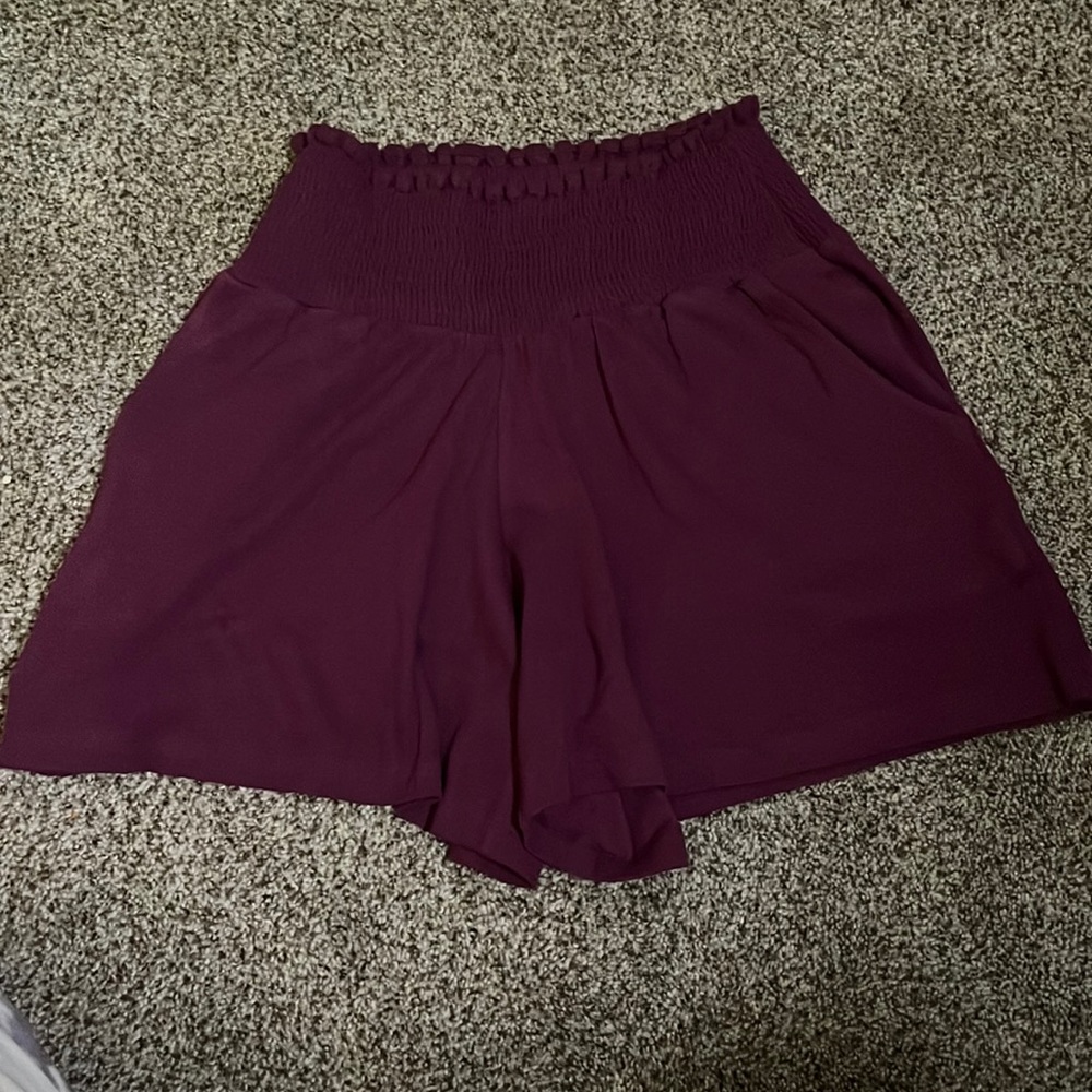 NWOT Kate Quinn Smocked Shorts
